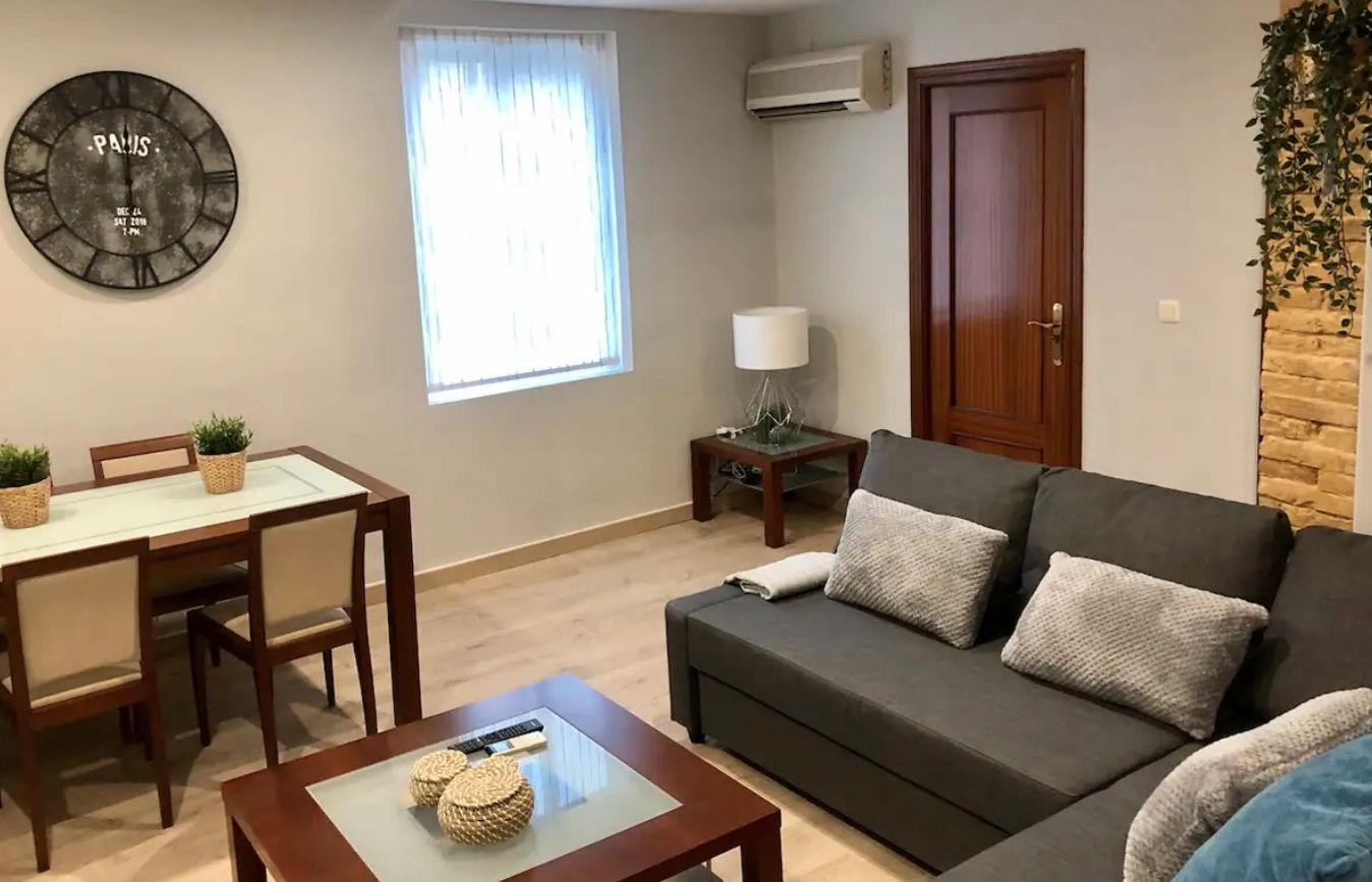 Sala de estar de Apartamento de alquiler en  Zaragoza Capital con Aire acondicionado, Calefacción y Parquet