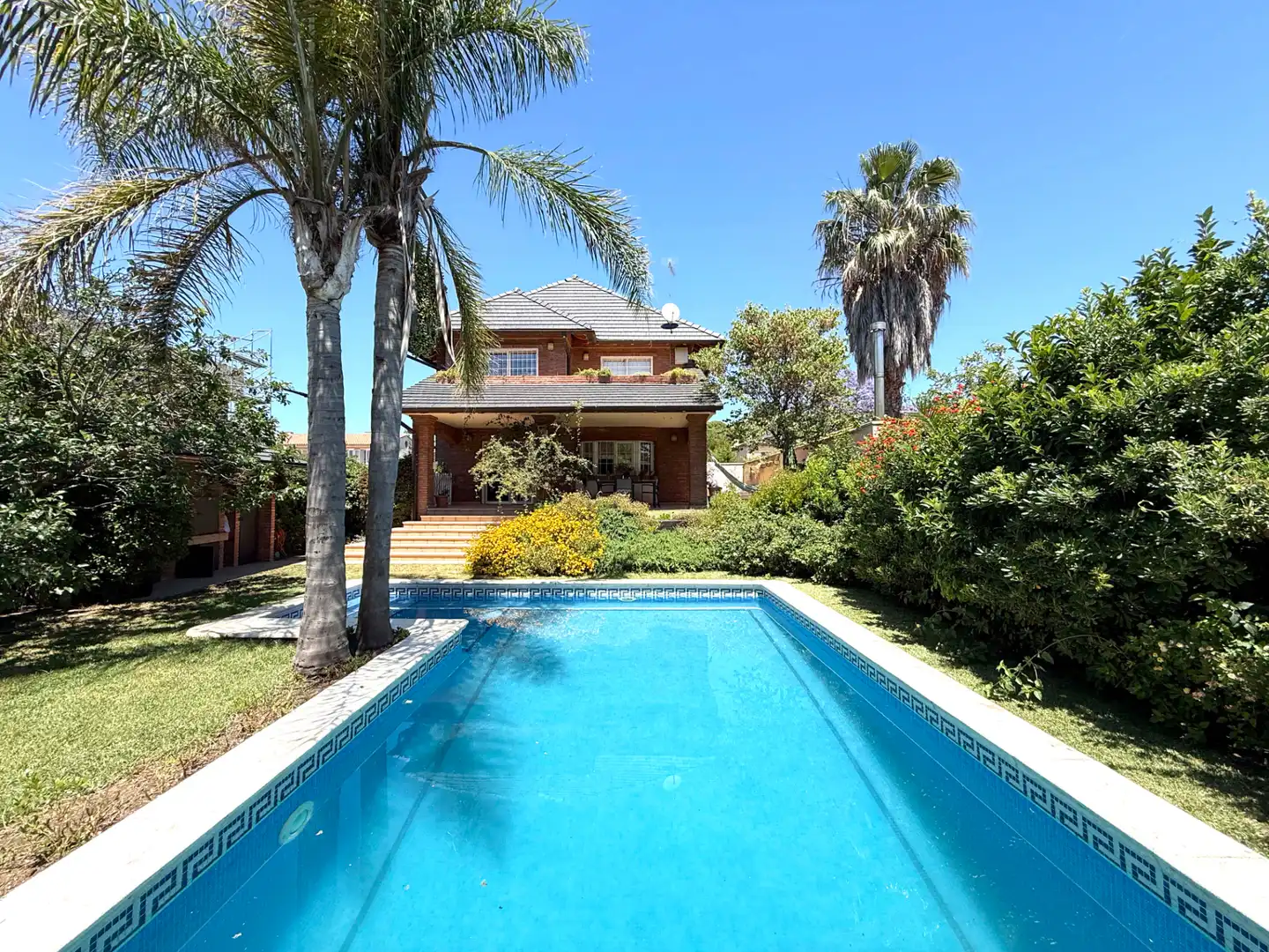 Detached house with pool for sale in Carrer de Josep Clarà, imagen 3