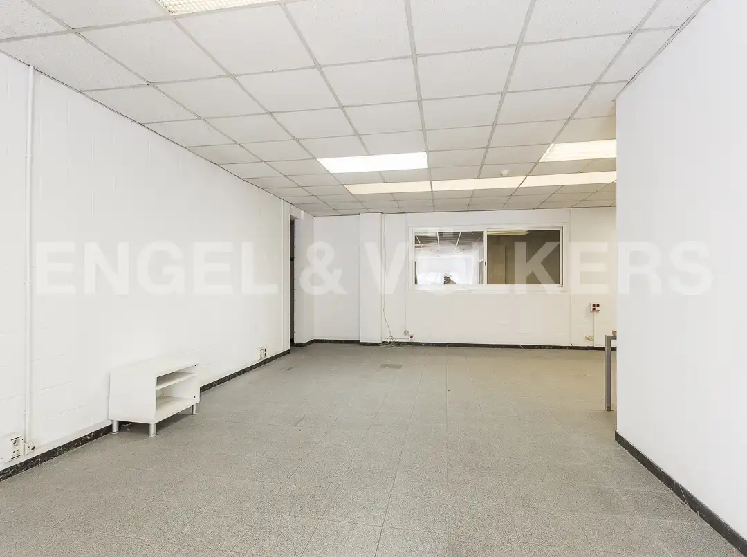 Nau industrial de lloguer en Sant Feliu de Llobregat