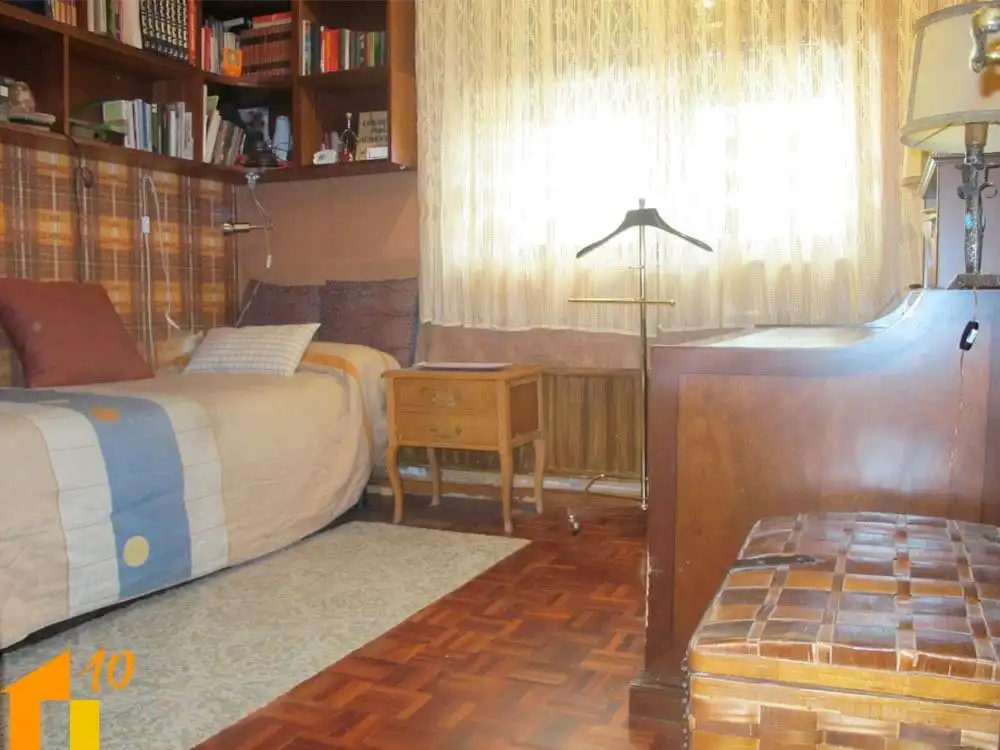 Habitación de Casa o chalet en venta en Burgos con Calefacción, Jardín privado y Trastero