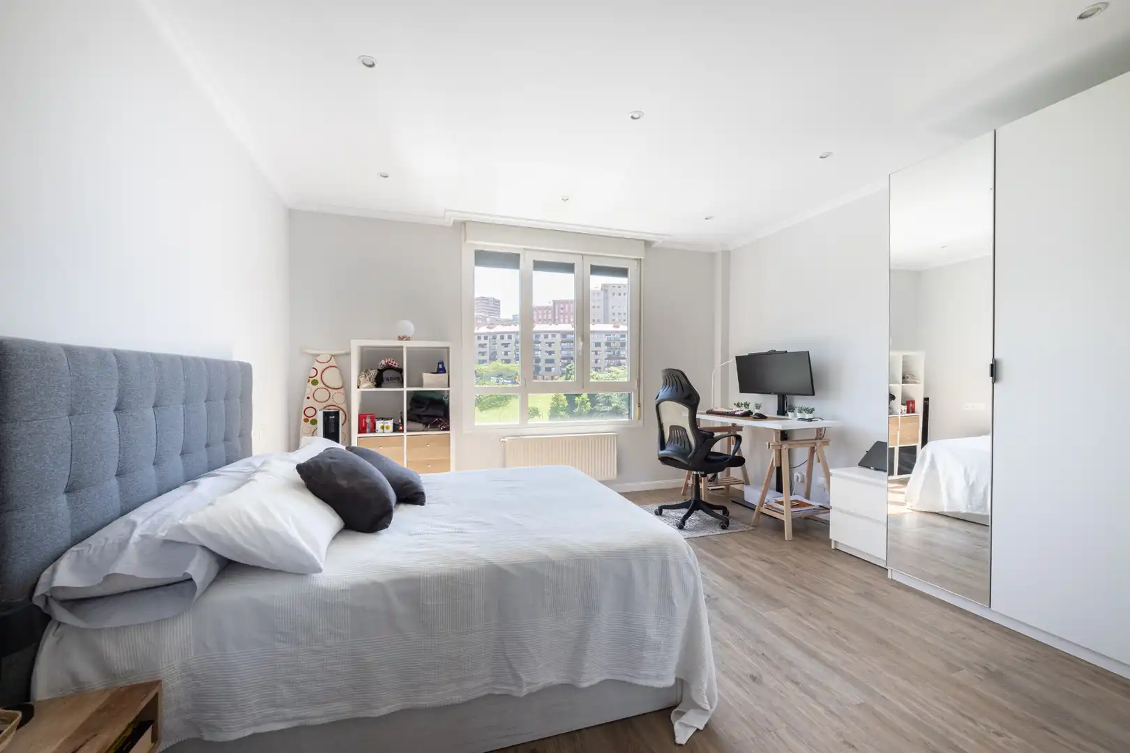 Habitación de Piso en venta en Bilbao  con Calefacción, Trastero y Amueblado