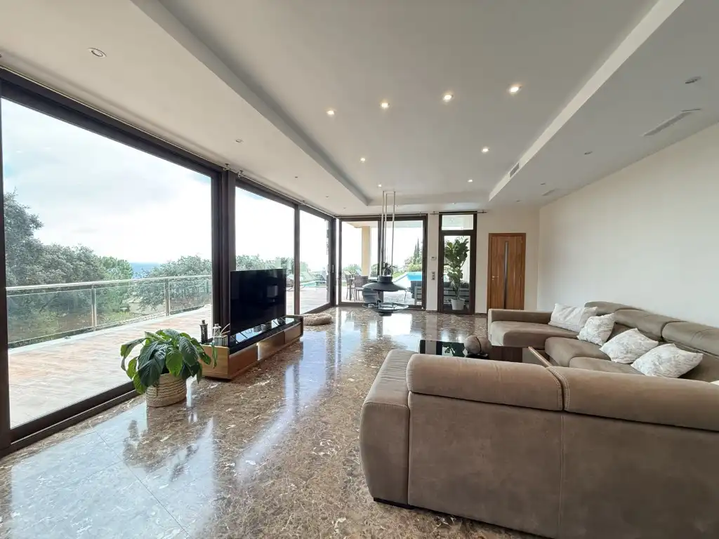 Casa amb piscina en venda a Calle Roca Vila 1021, imagen 7