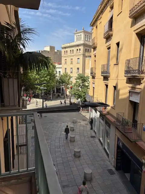 Vista exterior de Oficina de lloguer en Mataró amb Aire condicionat, Calefacció i Balcó