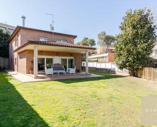 Jardí de Casa o xalet en venda en Sant Cugat del Vallès amb Aire condicionat, Calefacció i Jardí privat
