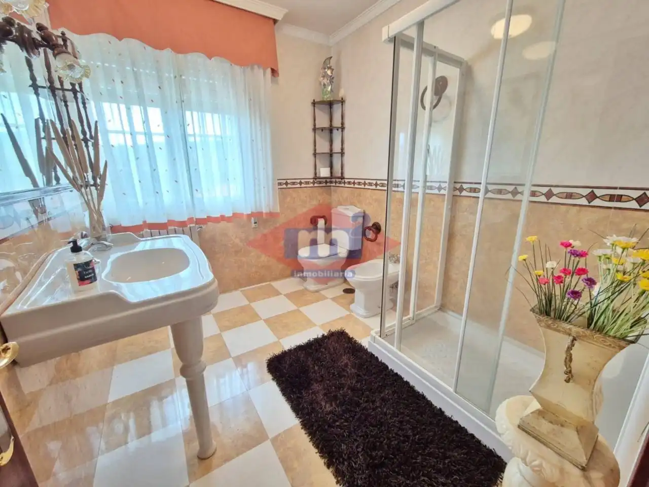 Baño de Casa o chalet de alquiler en Redondela con Calefacción, Jardín privado y Terraza