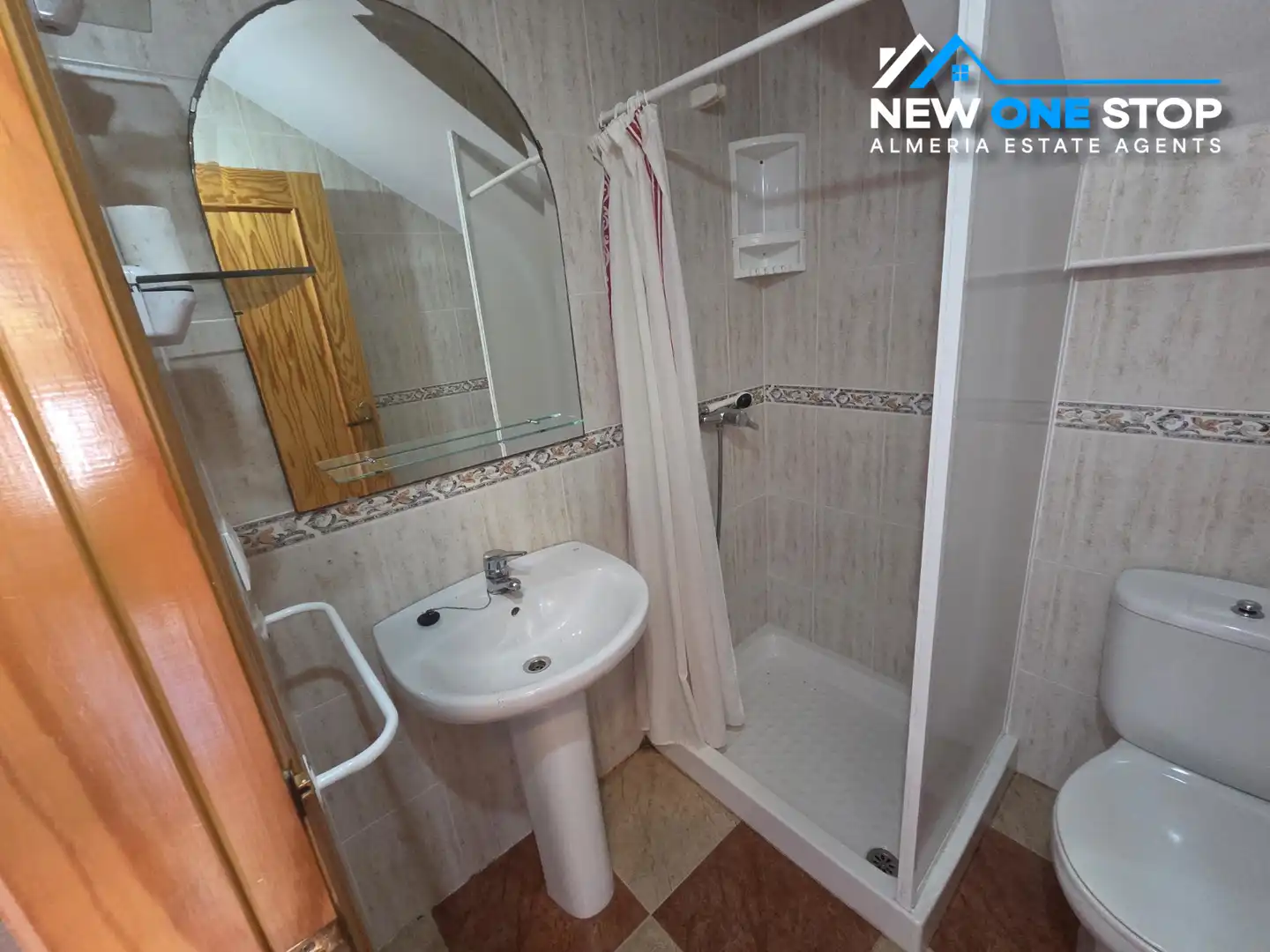 Bathroom of Detached homes for sale in Garrucha  with Terrace, Furnished and Oven