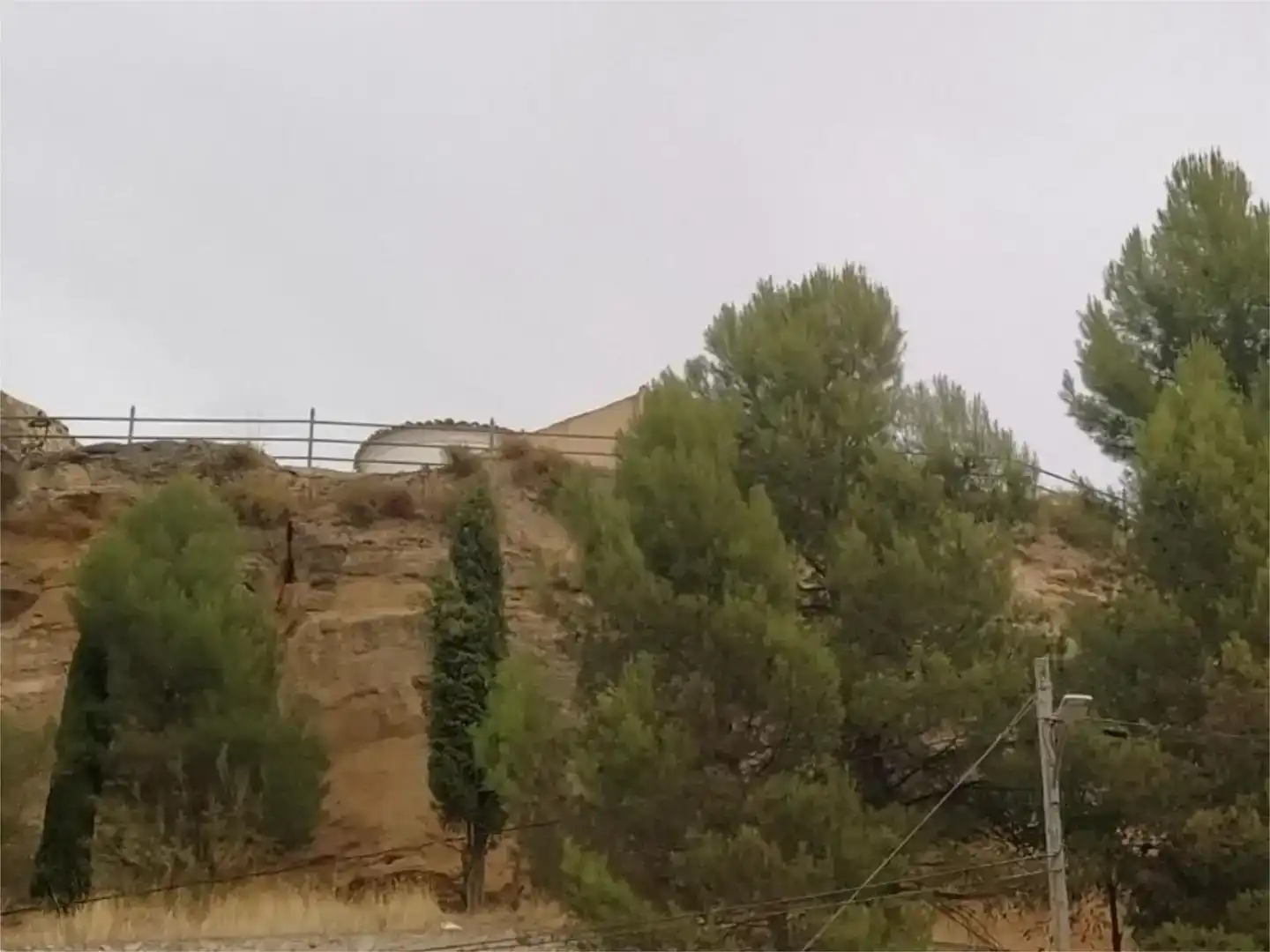Vista exterior de Casa adosada en venda en El Valle de Altomira amb Moblat