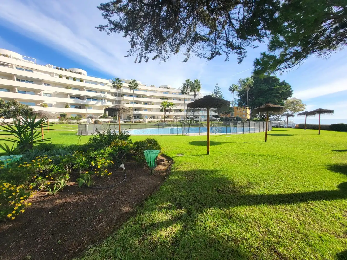 Apartamento con terraza en venta en Selwo, imagen 2