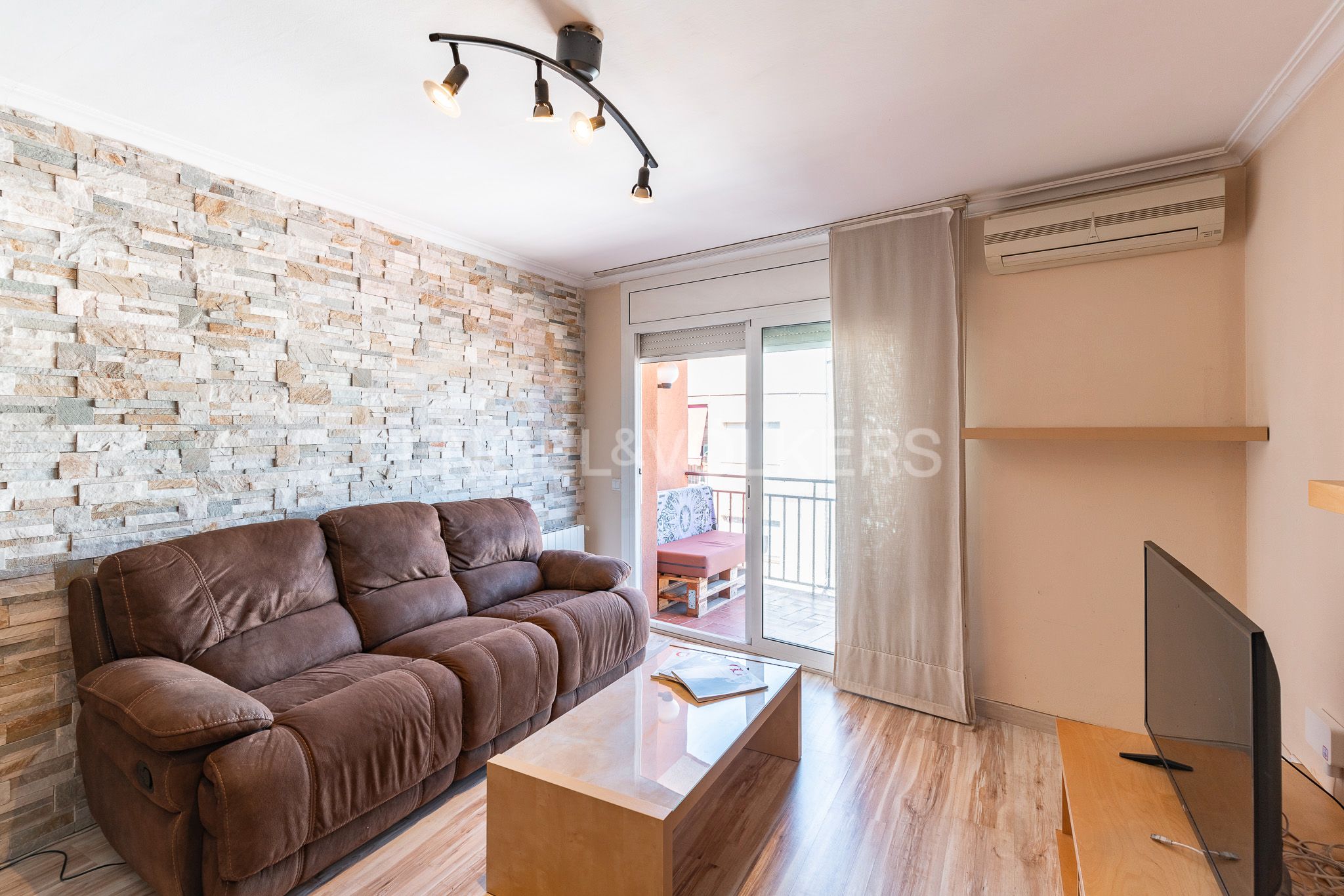 Living room of Apartment for sale in Mollet del Vallès  with Air Conditioner, Heating and Balcony