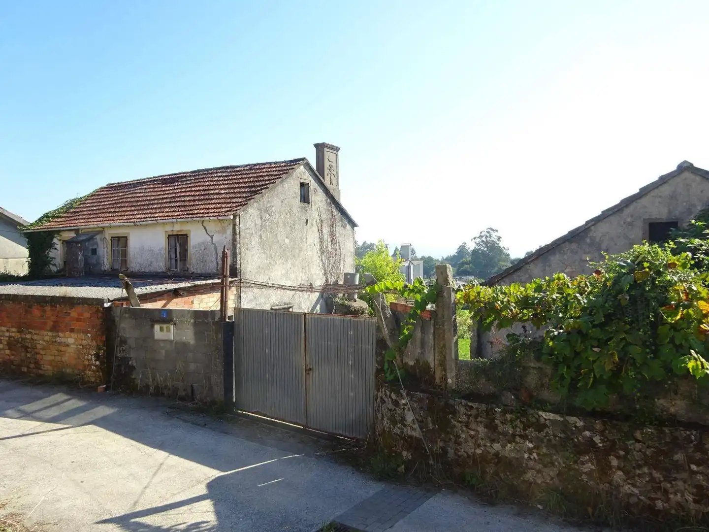 Exterior view of Houses for sale in Teo  with Storage room