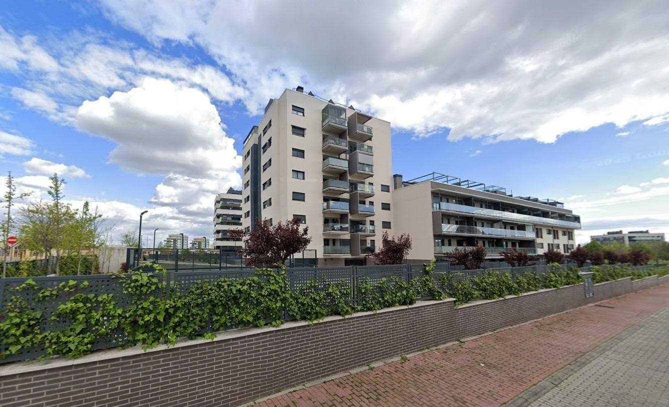 Exterior view of Flat for sale in Moraleja de Enmedio  with Heating, Terrace and Storage room