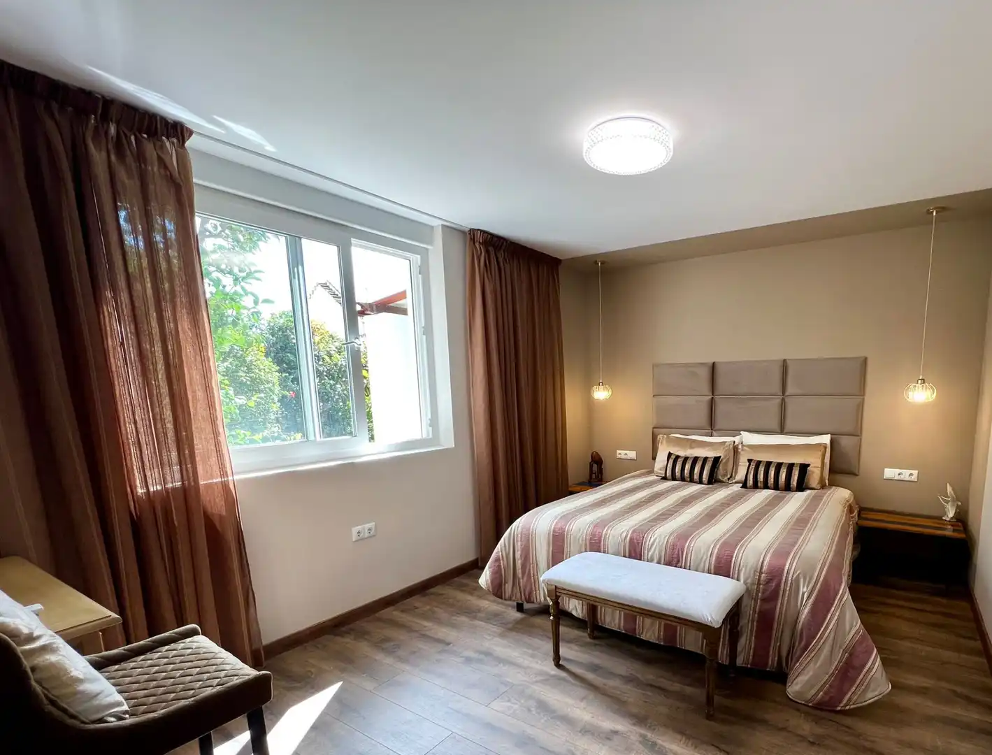 Habitación de Casa o chalet de alquiler en Marbella con Aire acondicionado, Calefacción y Jardín privado