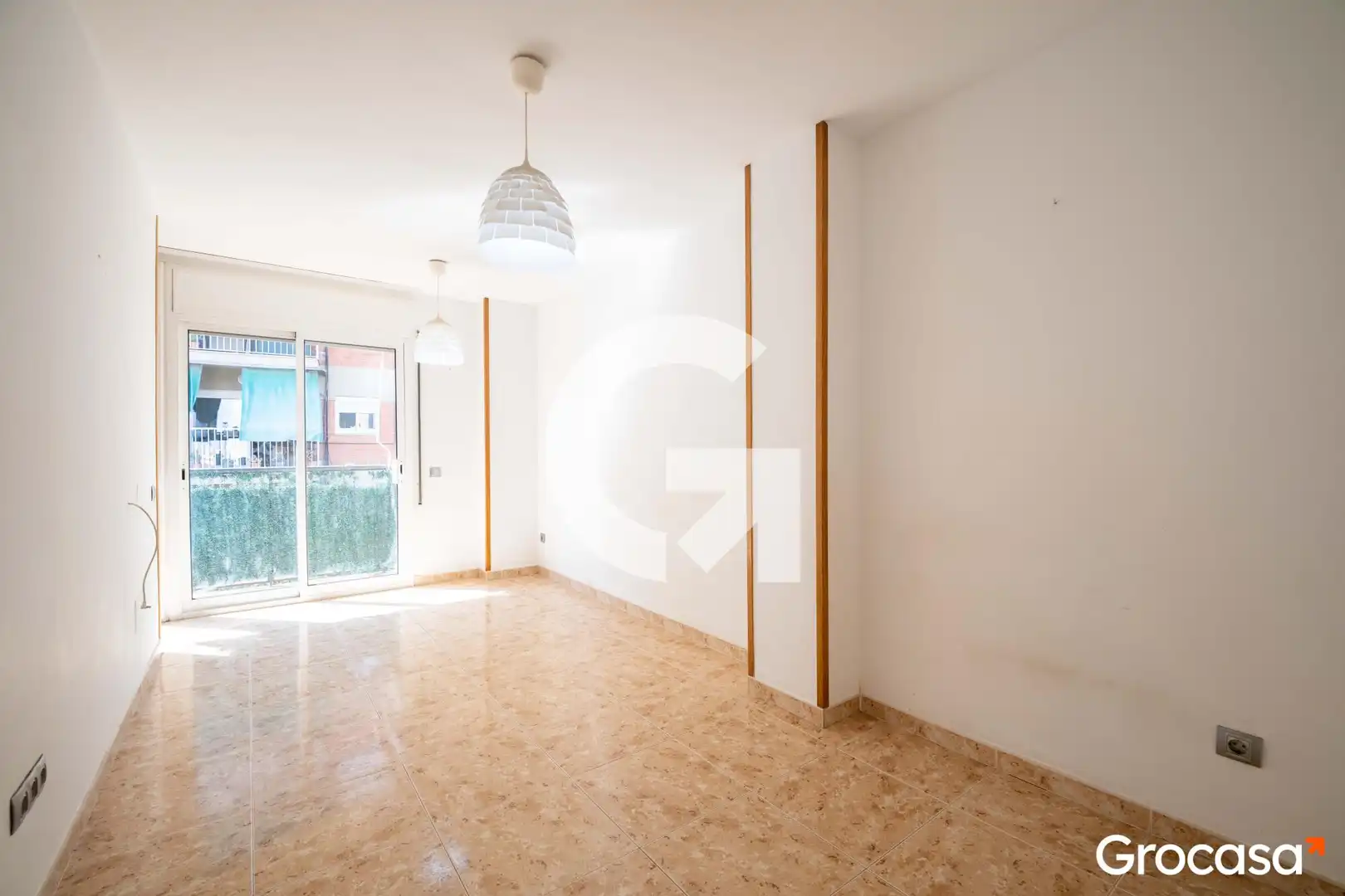 Living room of Flat for sale in Mataró  with Air Conditioner, Oven and TV
