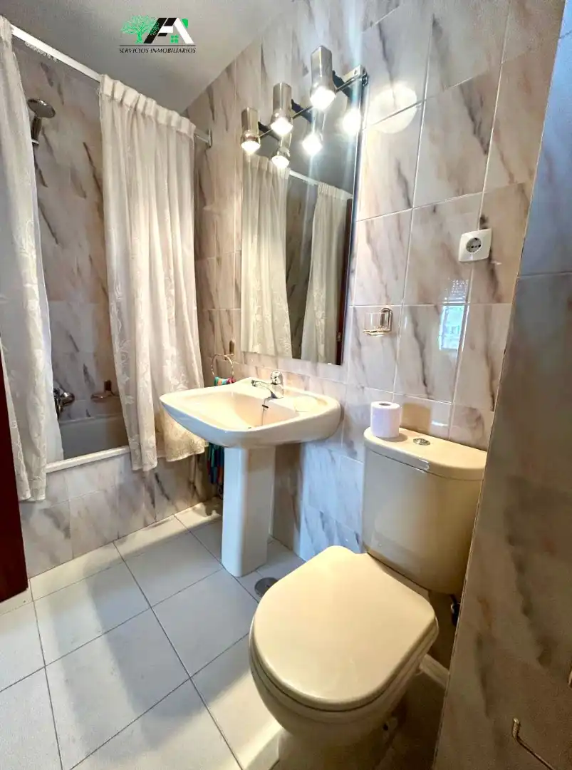 Baño de Piso en venta en Ibros con Calefacción