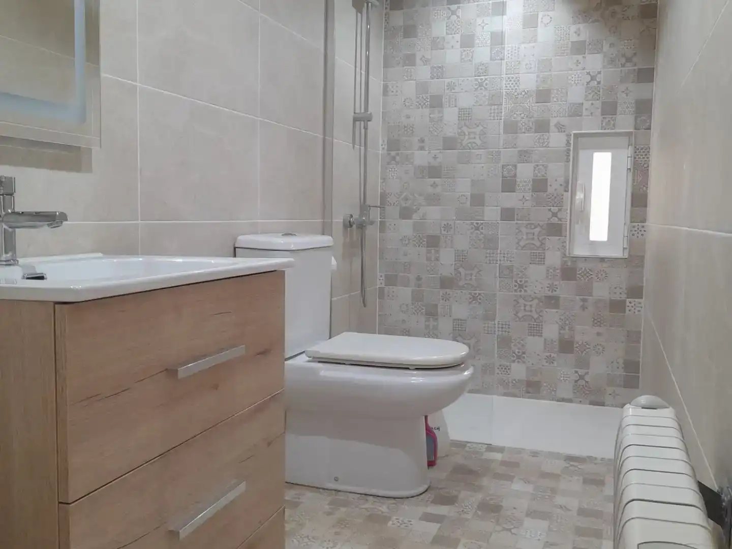 Bany de Casa o xalet en venda en Orba amb Aire condicionat, Piscina i Balcó