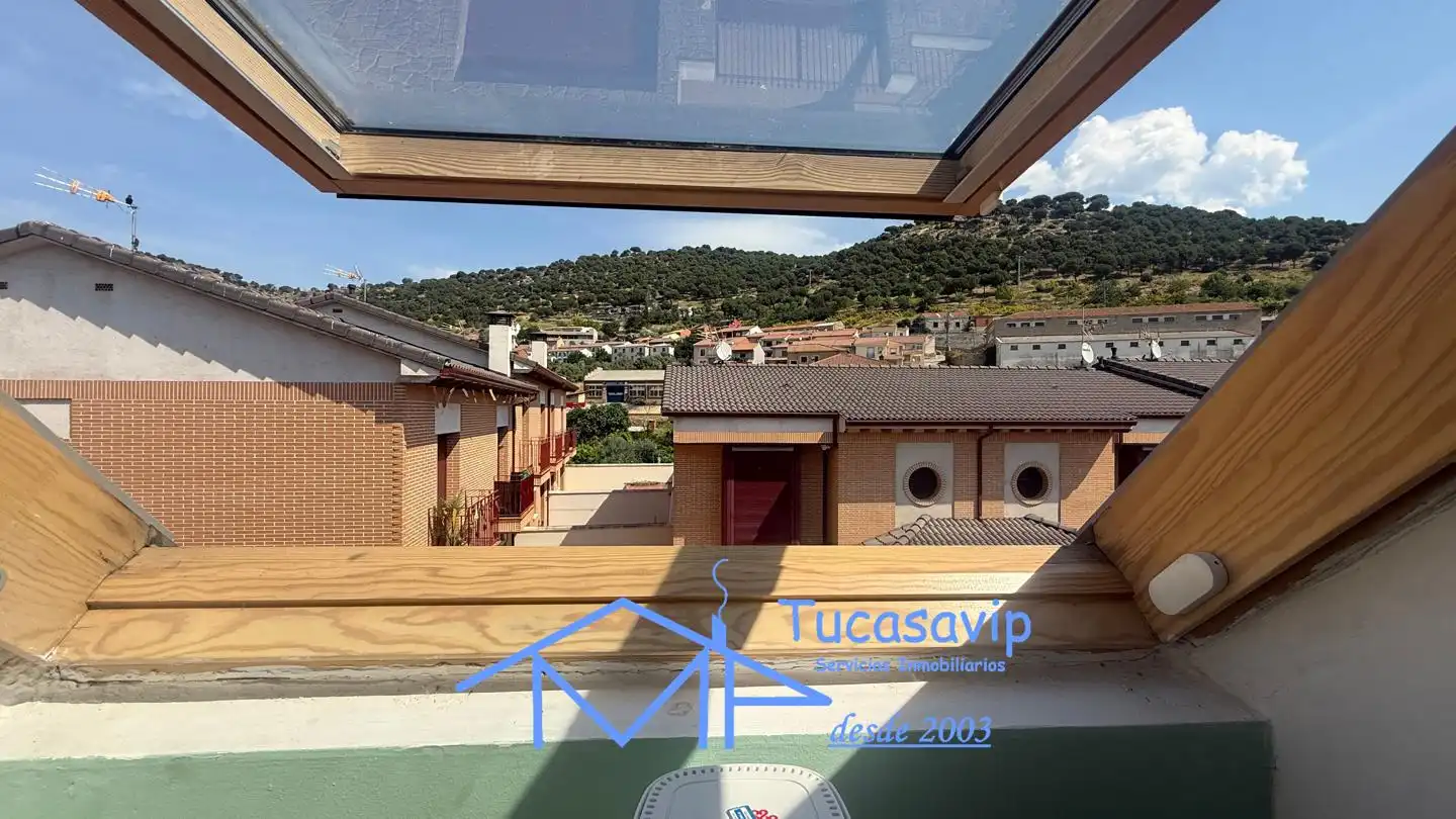 Terraza de Dúplex en venta en El Hoyo de Pinares  con Calefacción y Amueblado