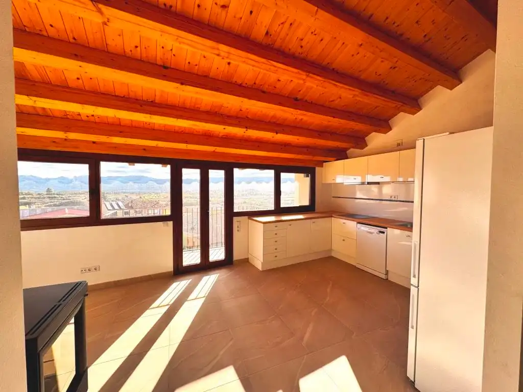Casa adosada en venta en Calle de los Serranos de Aparicio, 11, Cretas