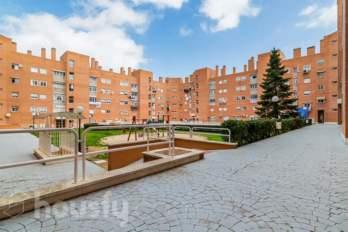 Flat for rent in Calle Río Estenilla, Santa María de Benquerencia