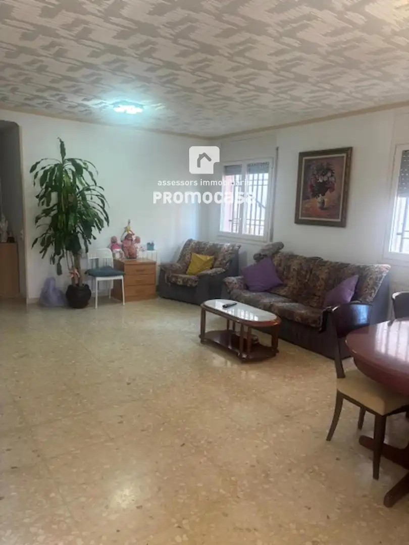 Sala de estar de Casa o chalet en venta en Barberà del Vallès con Calefacción, Terraza y Balcón