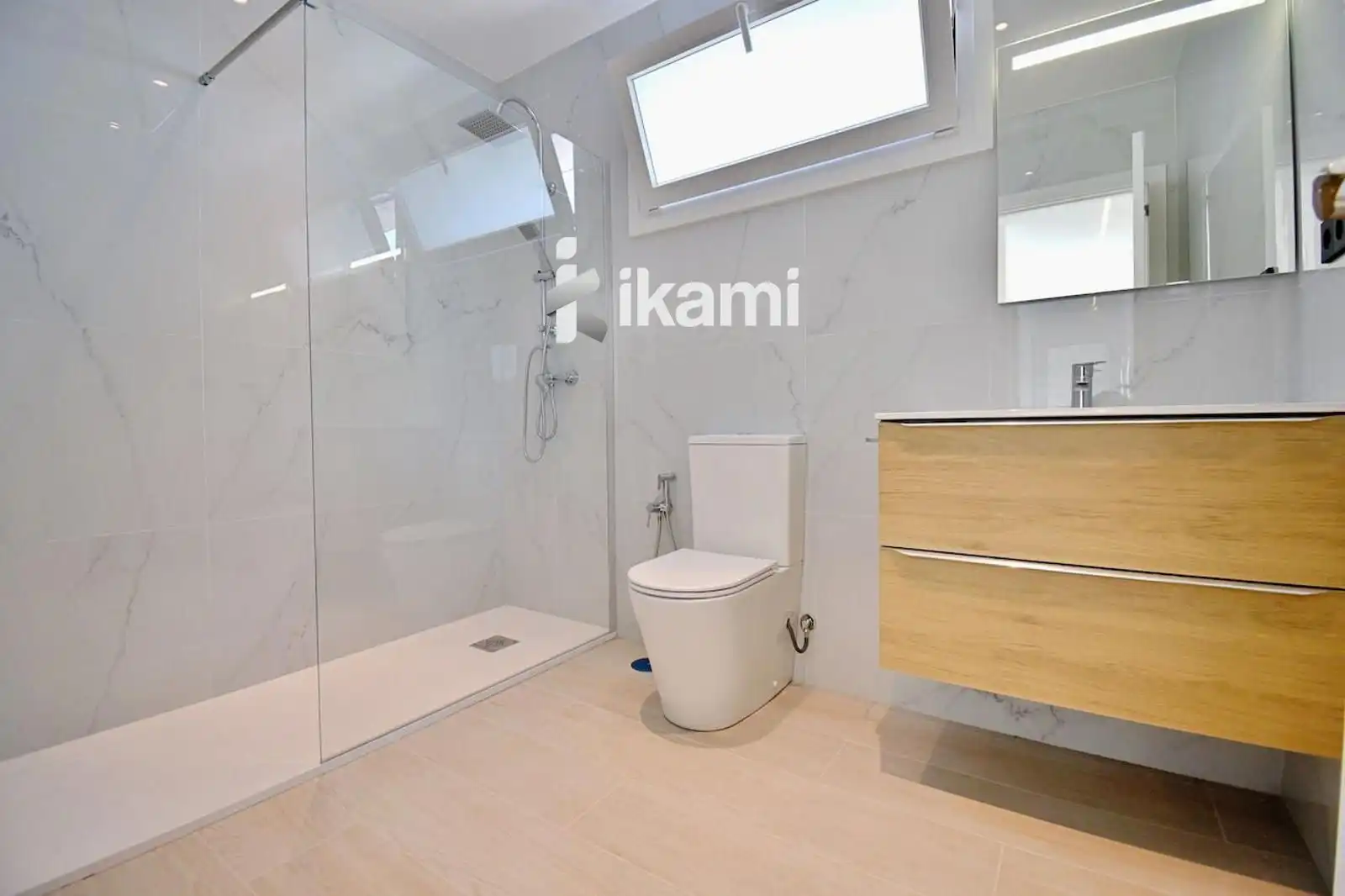 Bathroom of Houses for sale in Chiloeches  with Air Conditioner and Alarm
