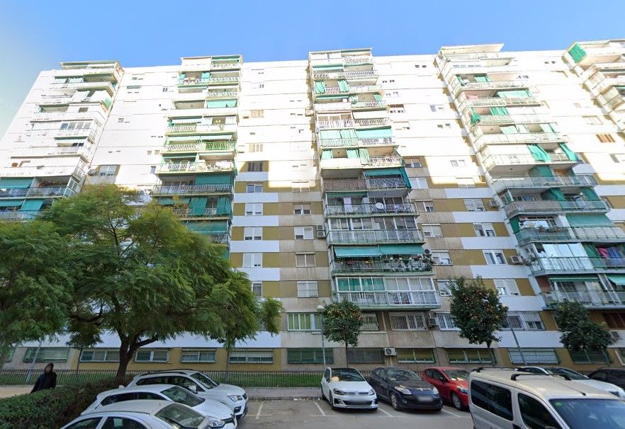Exterior view of Flat for sale in L'Hospitalet de Llobregat
