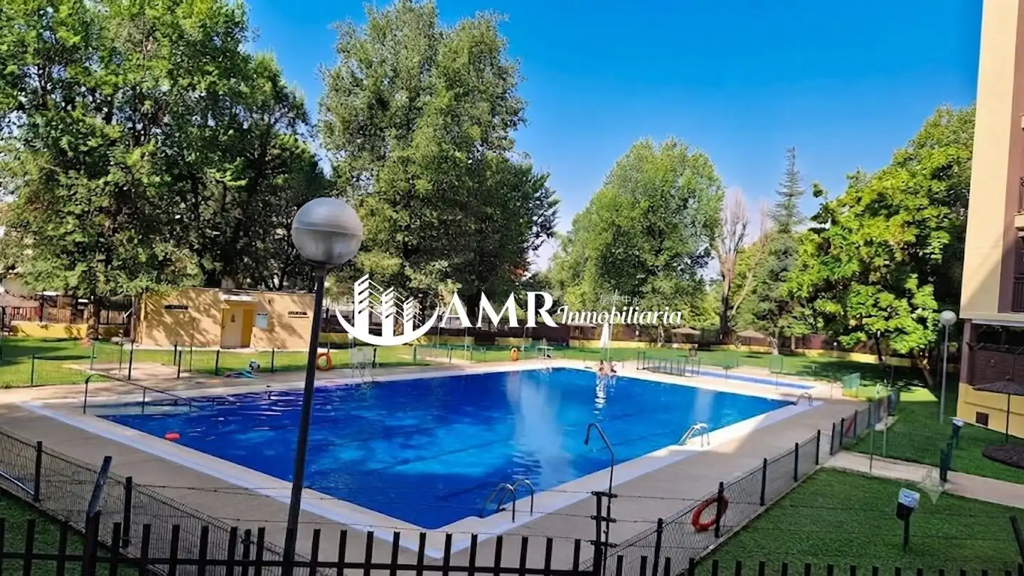 Swimming pool of Flat for sale in Móstoles  with Air Conditioner, Heating and Terrace