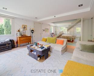 Living room of Single-family semi-detached to rent in  Madrid Capital  with Air Conditioner, Terrace and Swimming Pool