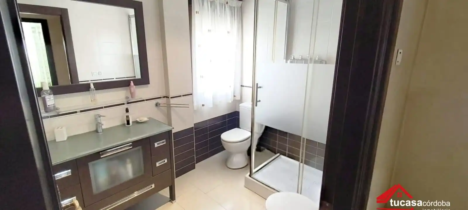 Bany de Casa o xalet en venda en Córdoba amb Aire condicionat, Terrassa i Traster