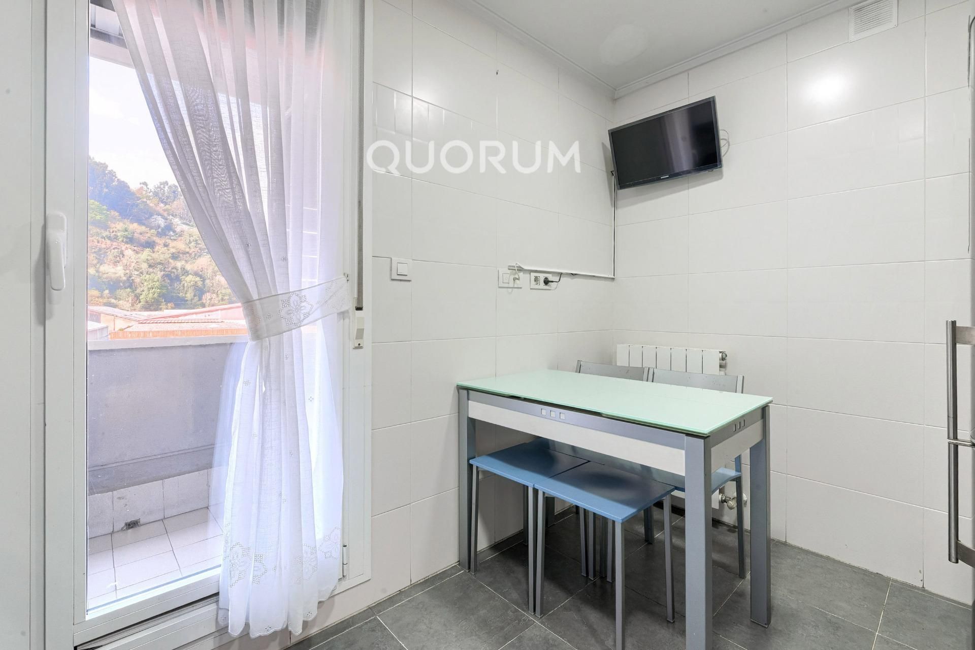 Dormitori de Pis en venda en Barakaldo  amb Calefacció, Traster i Moblat