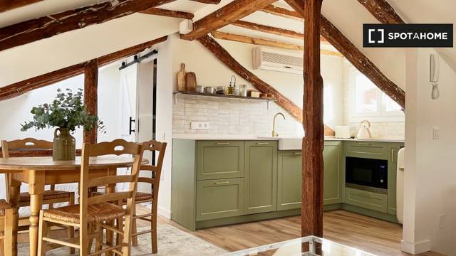 Piso en Alquiler en Cortes - Huertas