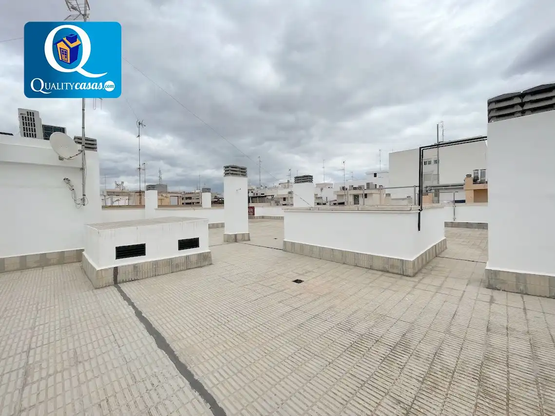 Außenansicht von Wohnungen zum Verkauf in Elche / Elx mit Klimaanlage und Abstellraum