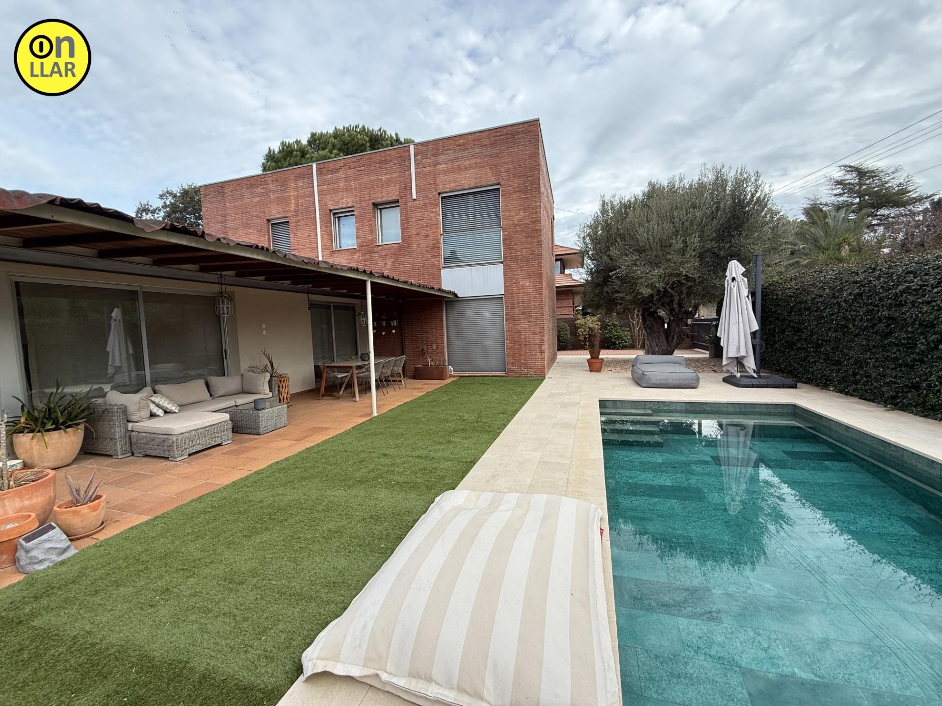 Piscina de Casa o xalet en venda en Les Franqueses del Vallès amb Aire condicionat, Calefacció i Jardí privat
