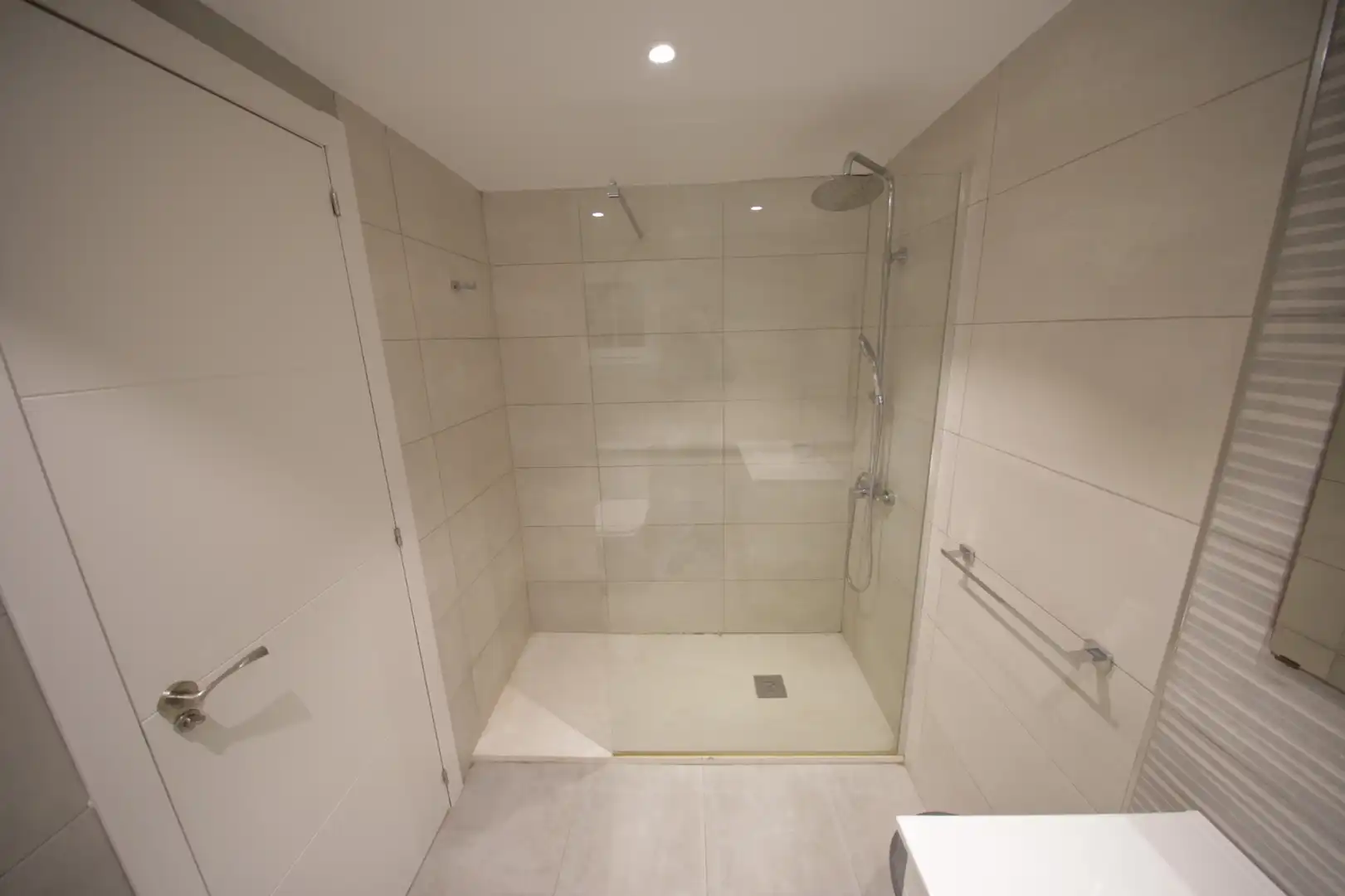 Baño de Piso en venta en Manises con Calefacción, Balcón y Alarma