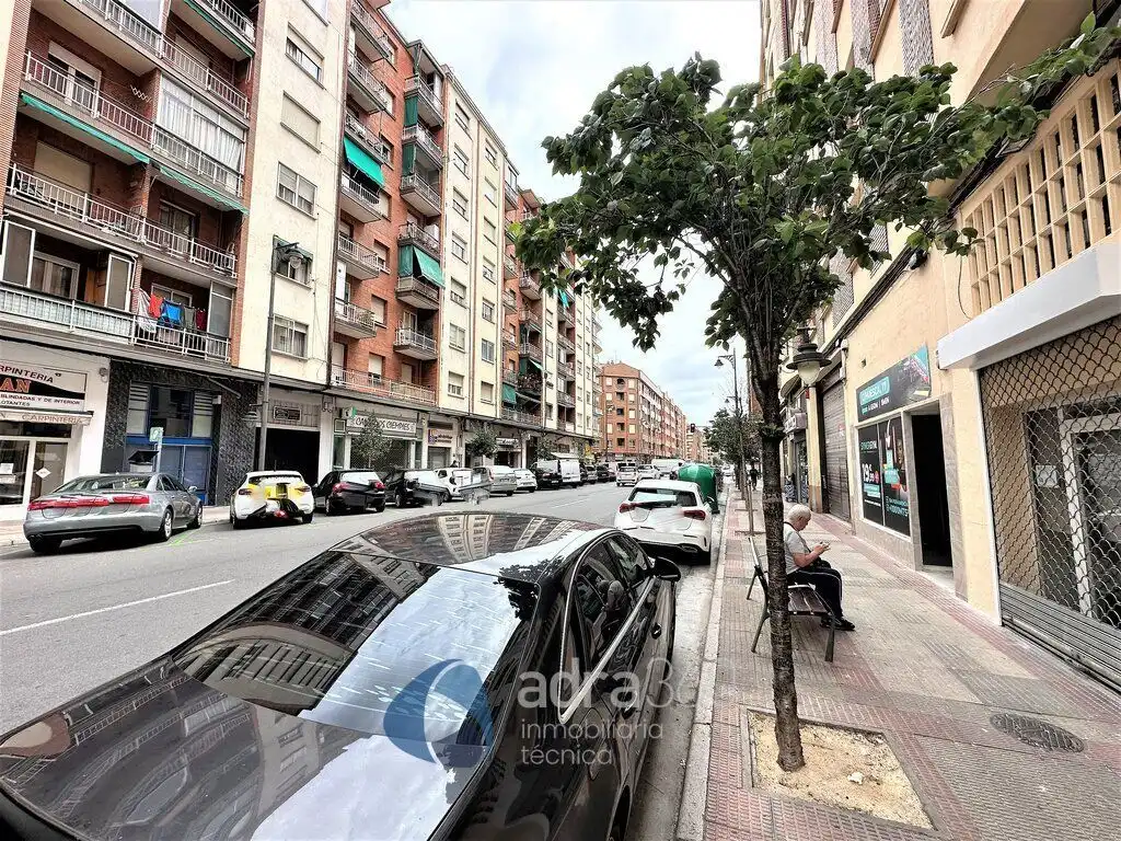 Local comercial en alquiler en Huesca, imagen 8