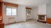 Sala d'estar de Casa adosada en venda en Peligros