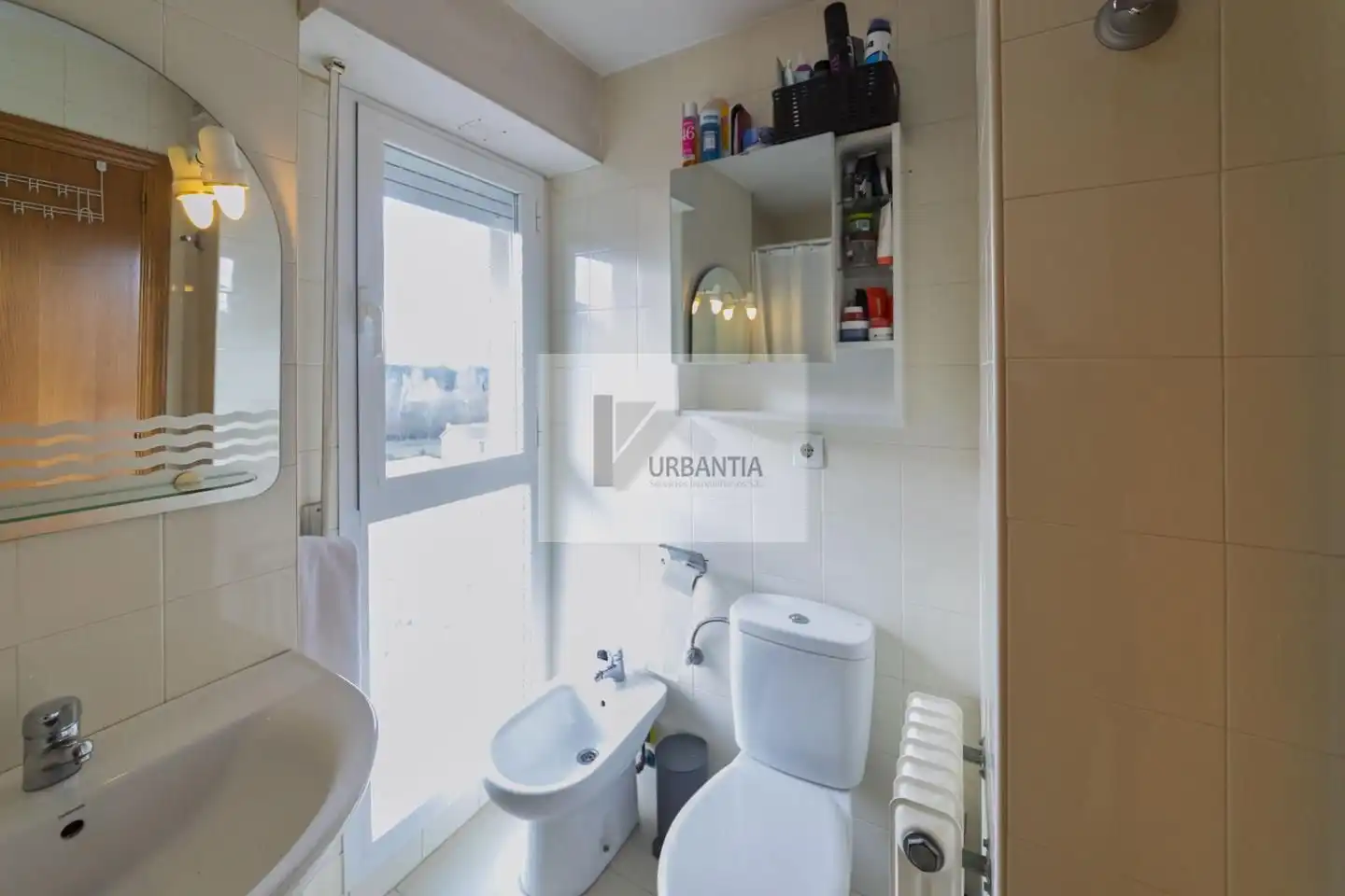 Bathroom of Flat for sale in  Pamplona / Iruña  with Heating, Parquet flooring and Terrace