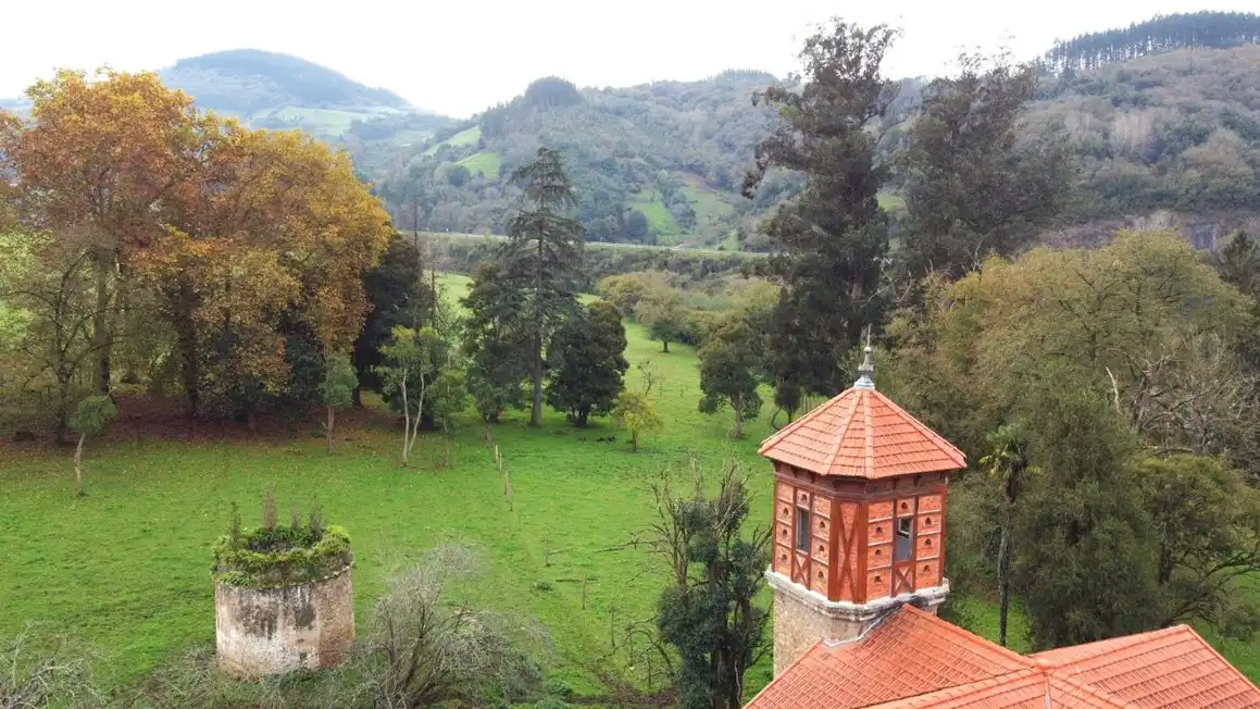 Garden of Houses for sale in Salas  with Furnished