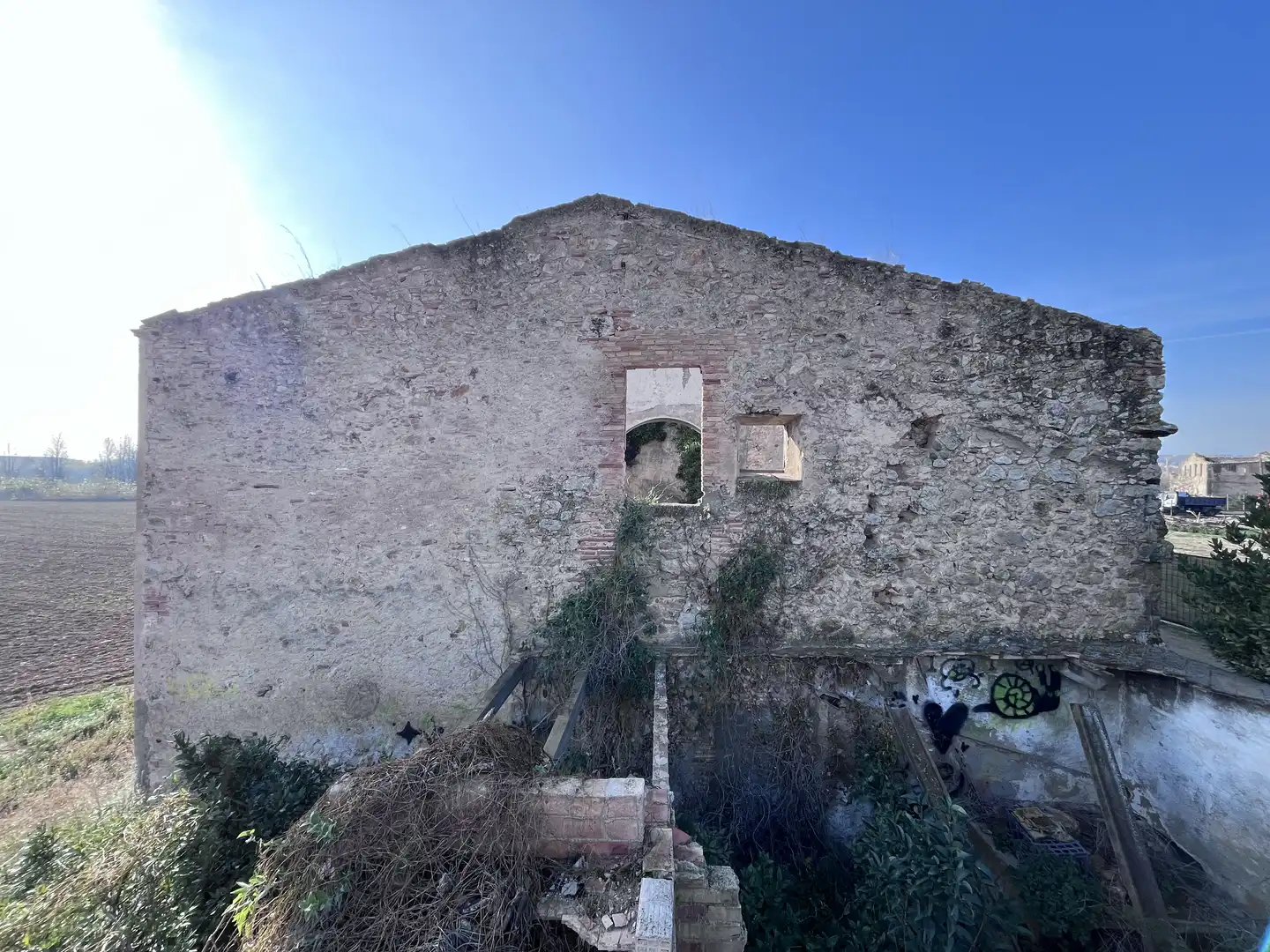 Vista exterior de Finca rústica en venda en Figueres