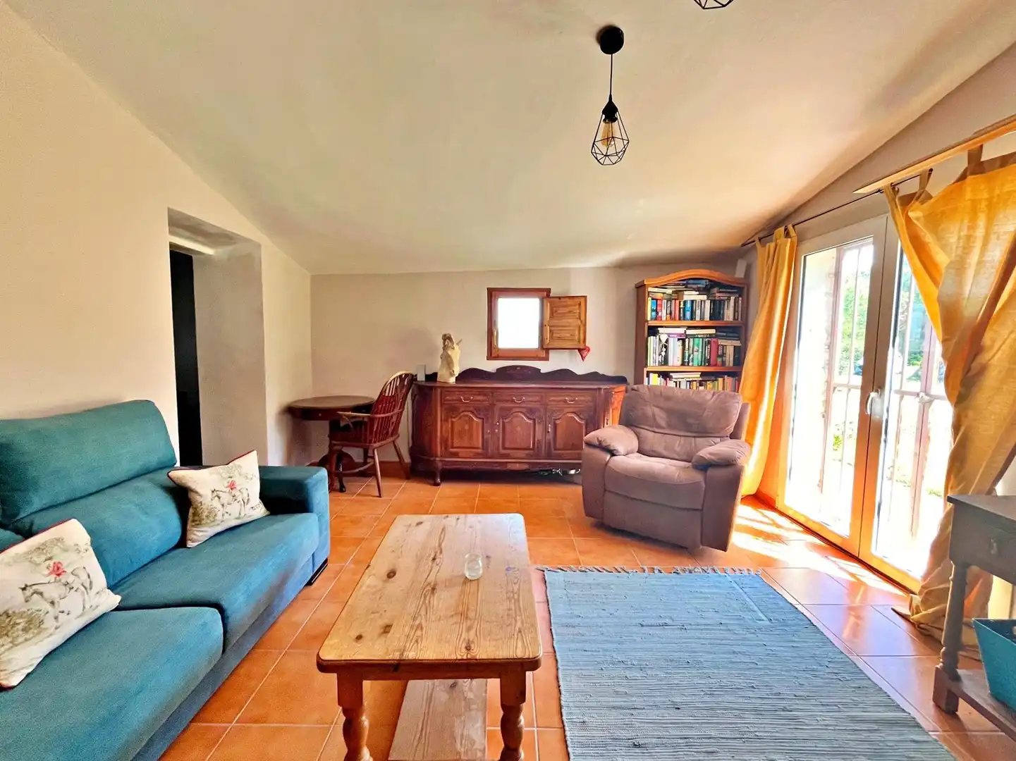 Houses for sale in Flix