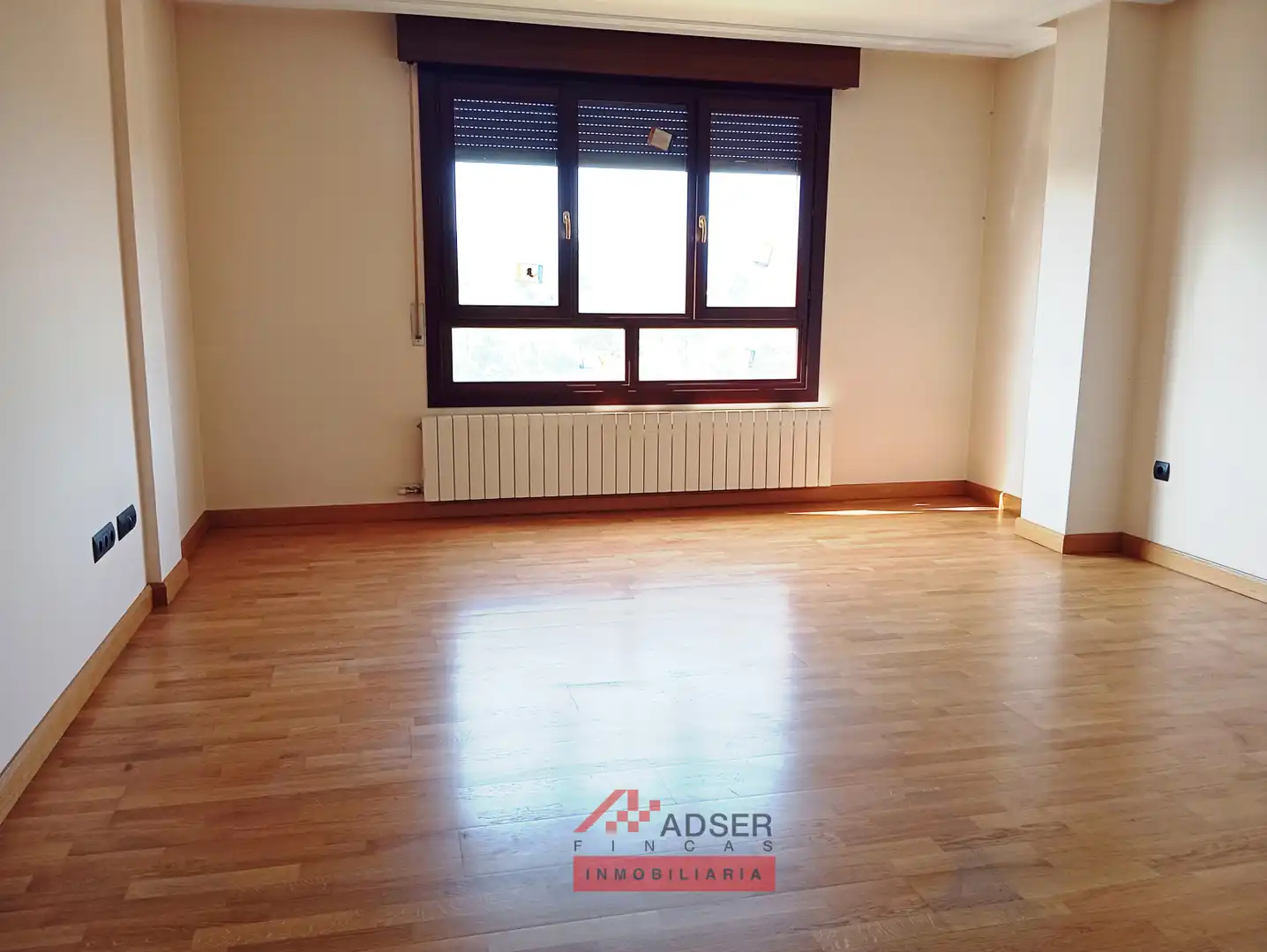 Habitación de Piso en venta en  Logroño con Calefacción, Jardín privado y Parquet