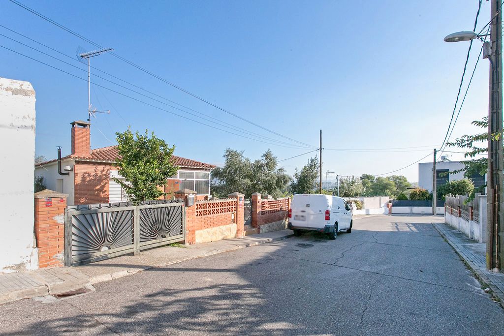 Exterior view of House or chalet for sale in Masquefa  with Community pool