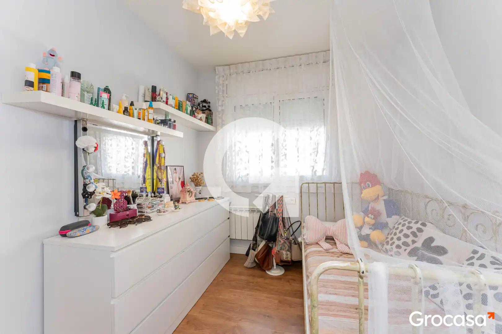 Dormitori de Casa adosada en venda en Cornellà de Llobregat amb Aire condicionat, Calefacció i Terrassa