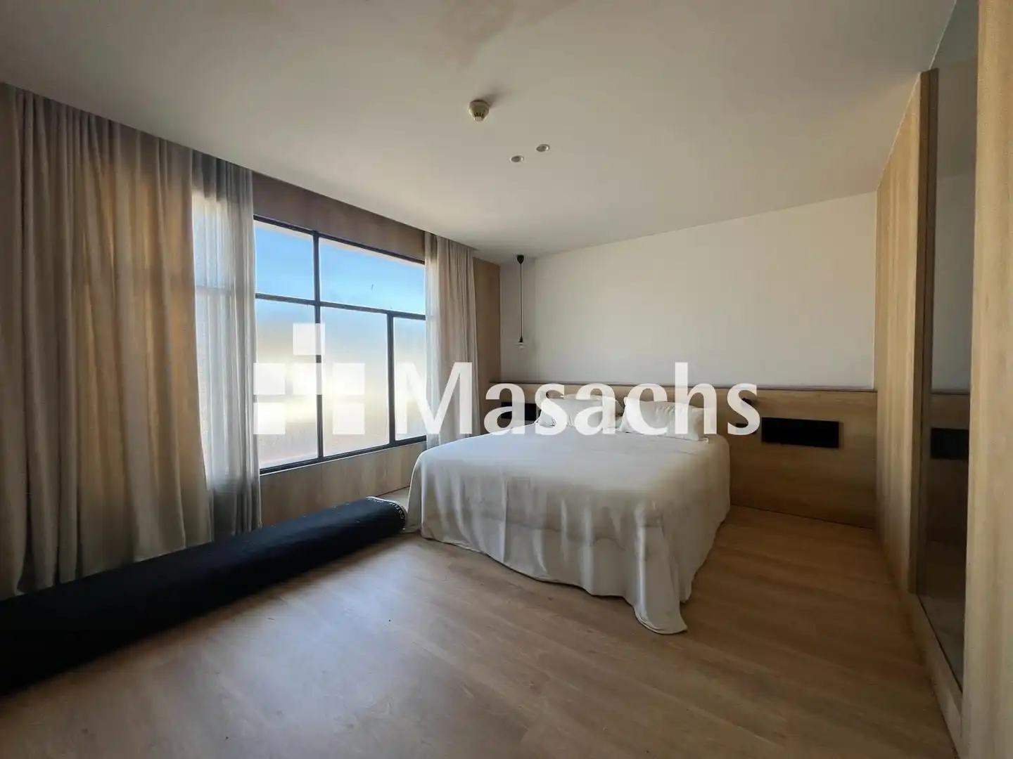 Schlafzimmer von Fabrikhallen zur Miete in Martorelles