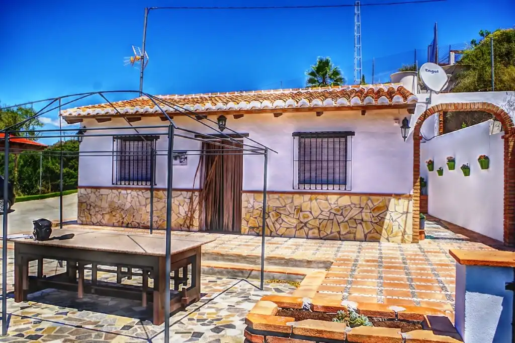 Außenansicht von Country house zum Verkauf in Vélez-Málaga mit Klimaanlage, Privatgarten und Terrasse