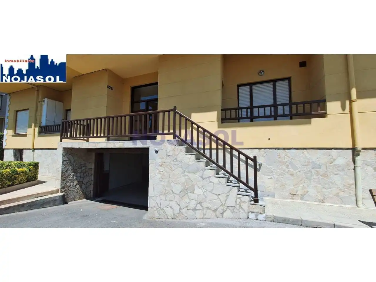Vista exterior de Apartamento en venta en Noja con Terraza, Amueblado y Balcón