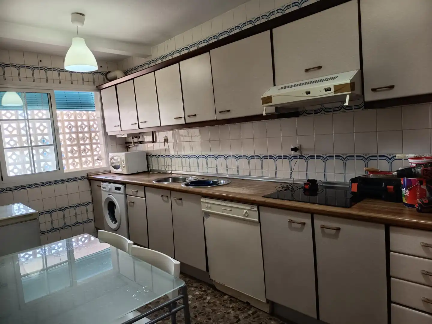 Cuina de Pis de lloguer en Córdoba amb Aire condicionat i Moblat