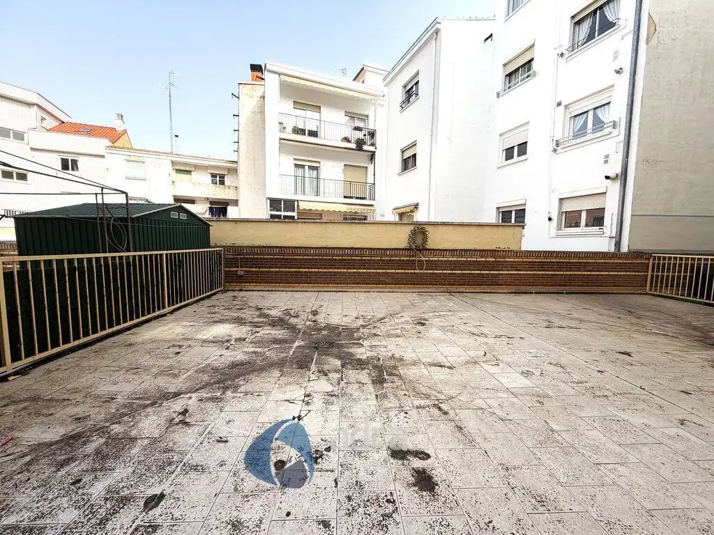 Vista exterior de Apartament en venda en  Logroño amb Calefacció, Terrassa i Traster