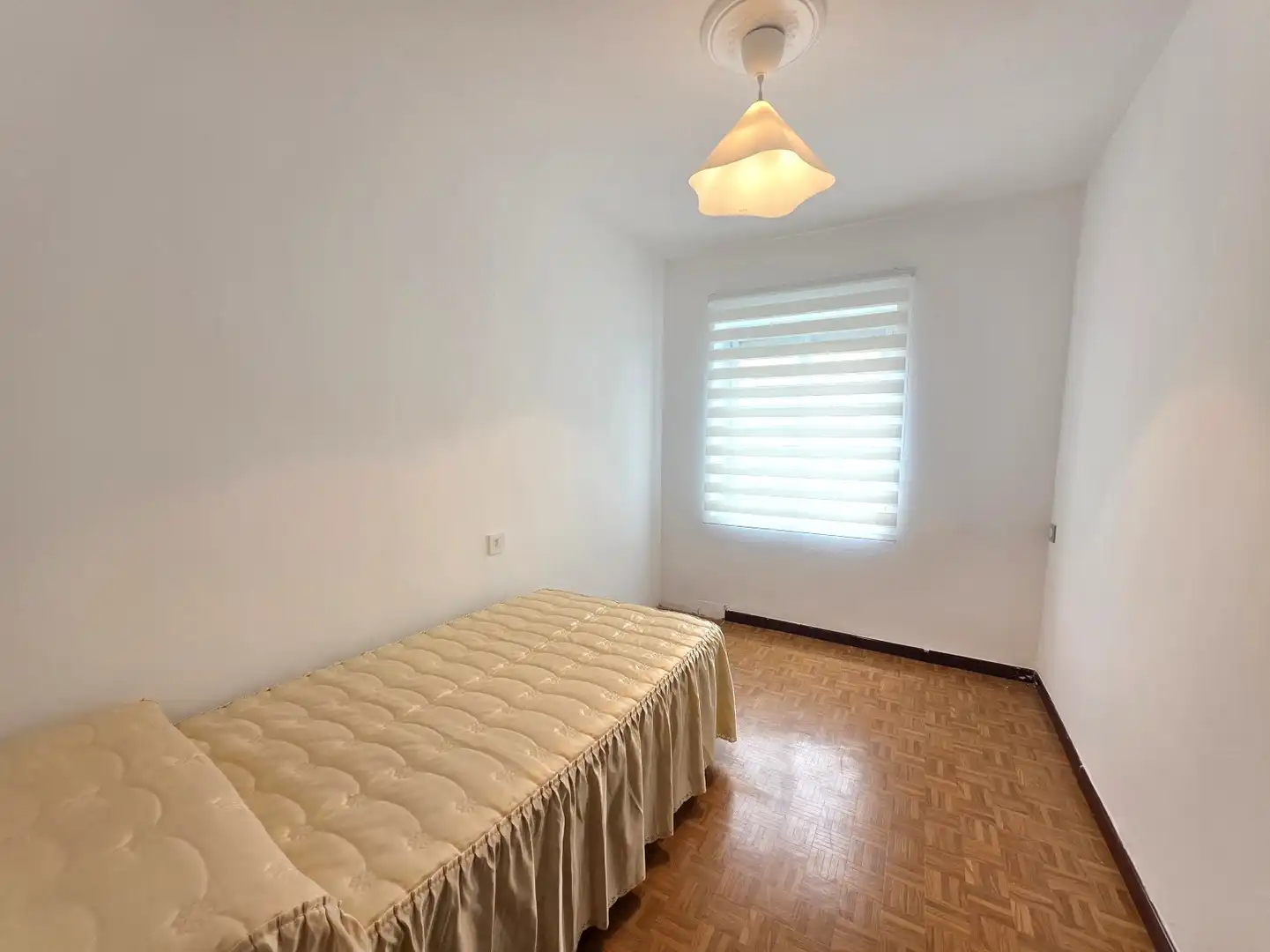 Bedroom of Flat for sale in Oviedo 