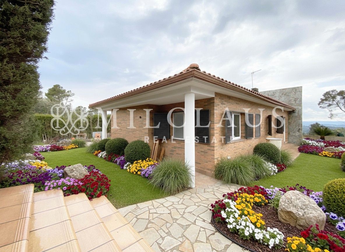 Jardí de Casa o xalet en venda en Mediona amb Aire condicionat, Calefacció i Jardí privat