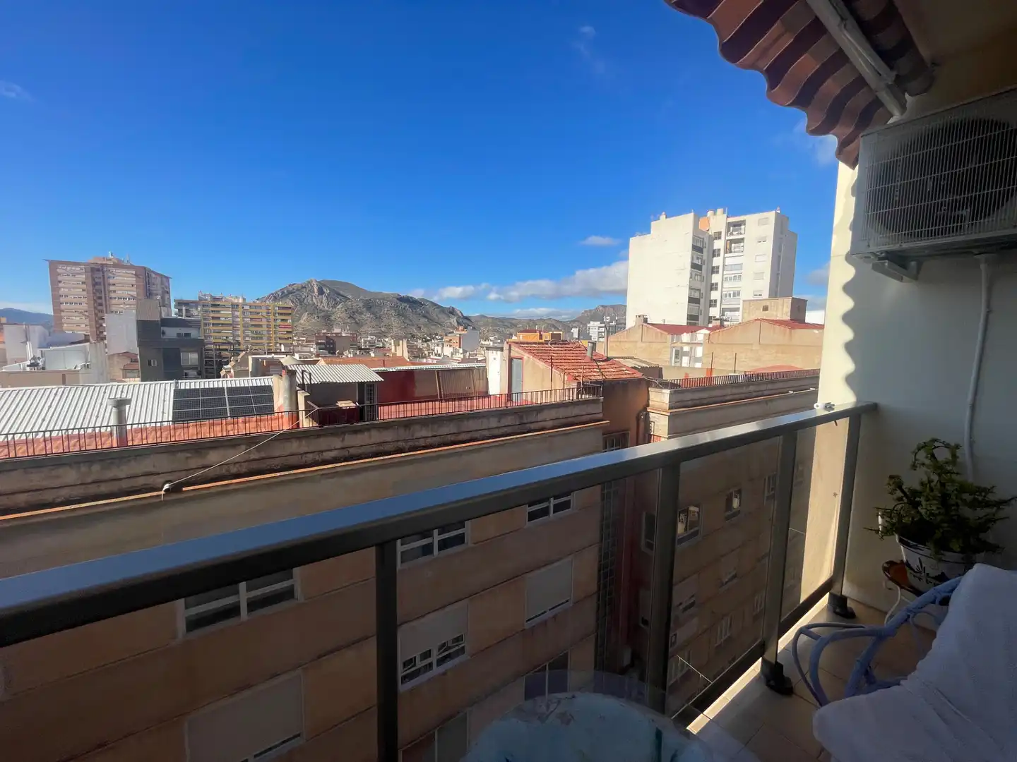 Vista exterior de Pis en venda en Elda amb Aire condicionat i Balcó